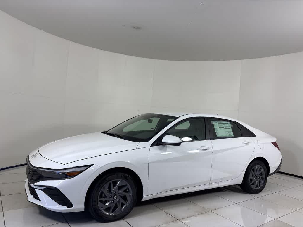 New 2025 Hyundai Elantra Hybrid Blue Sedan