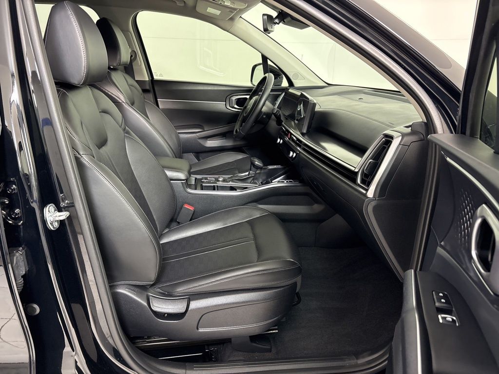 Thumbnail: 2025 Kia Sorento - 12