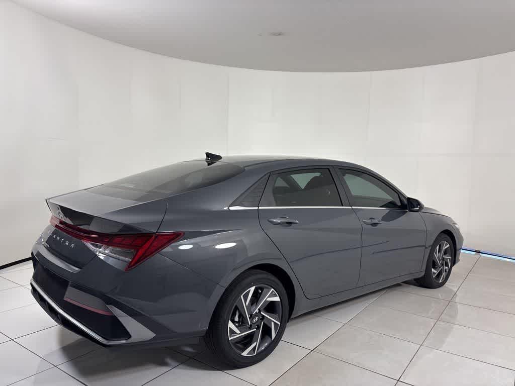 Thumbnail: 2025 Hyundai Elantra - 5