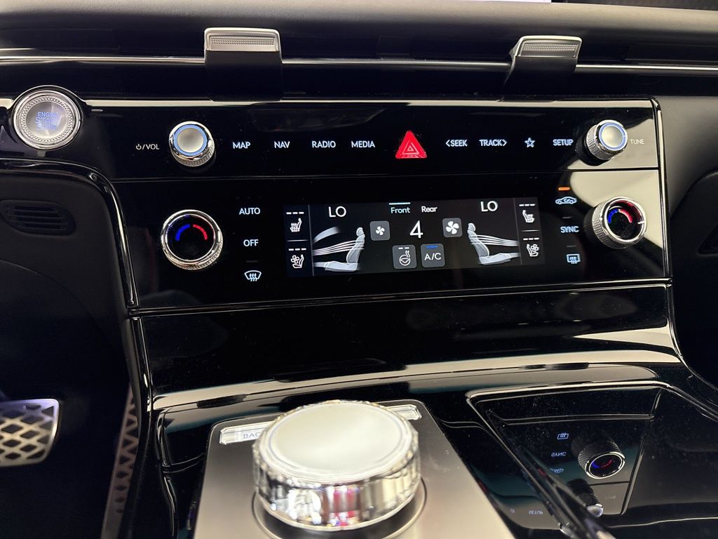 Thumbnail: 2025 Genesis G80 - 36