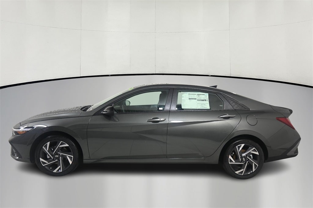 Thumbnail: 2025 Hyundai Elantra - 4