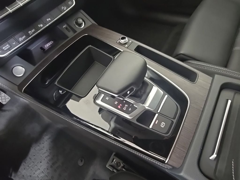Thumbnail: 2024 Audi Q5 - 25