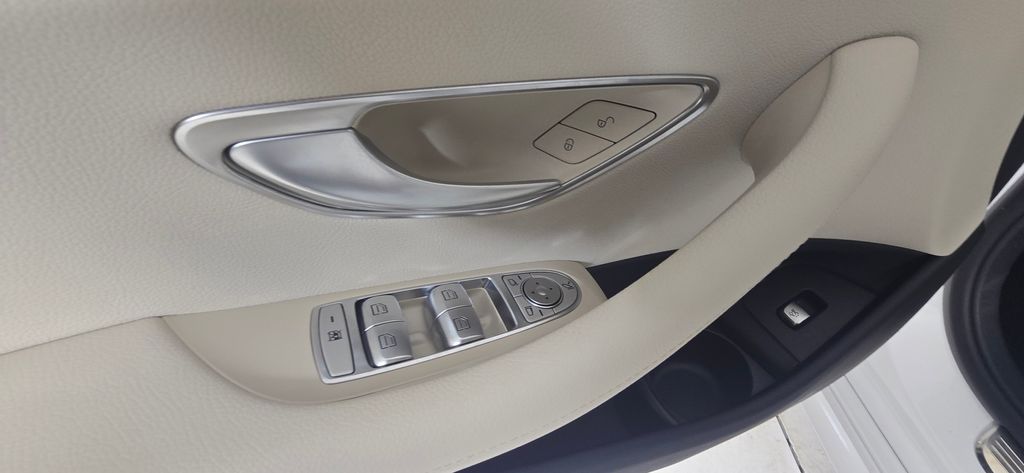 Thumbnail: 2023 Mercedes-Benz E-Class - 15
