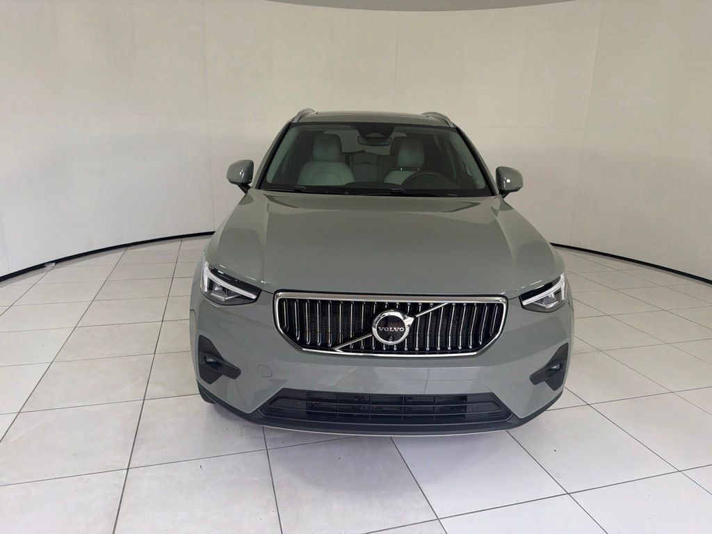 Used 2024 Volvo XC40 B5 Plus Bright Theme SUV