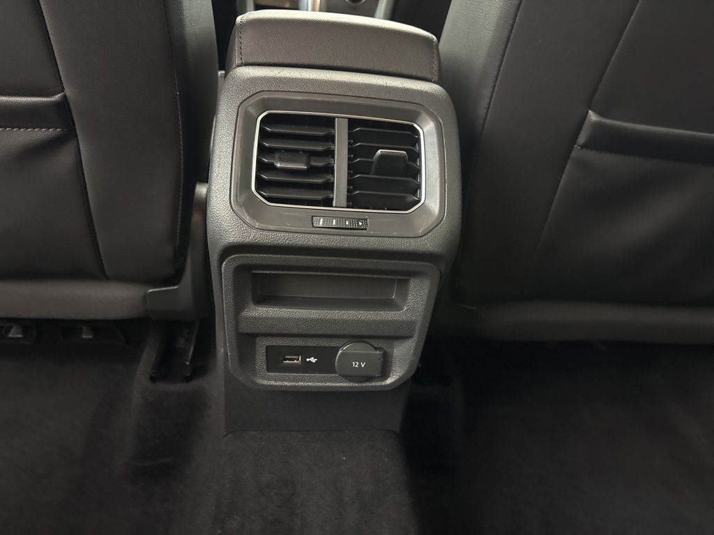 Thumbnail: 2018 Volkswagen Tiguan - 23