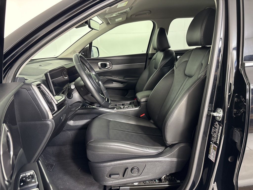 Thumbnail: 2025 Kia Sorento - 14