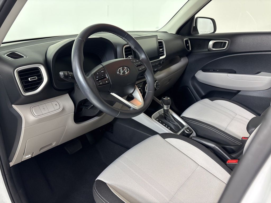 Thumbnail: 2023 Hyundai Venue - 15