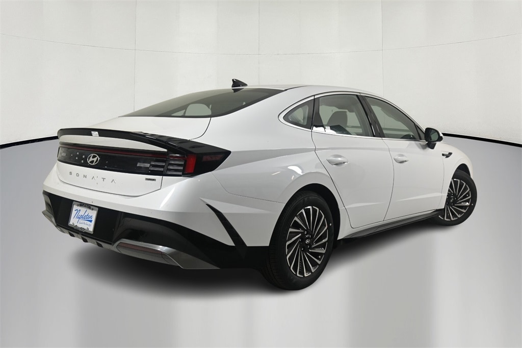 Thumbnail: 2024 Hyundai Sonata - 7