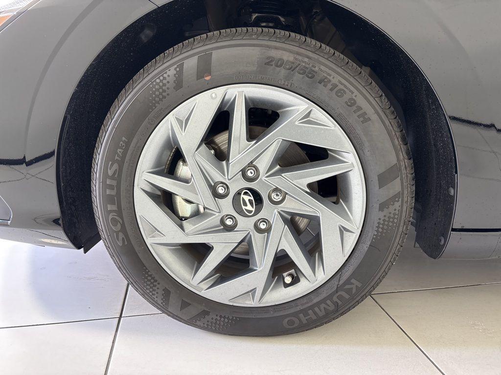 Thumbnail: 2025 Hyundai Elantra - 9