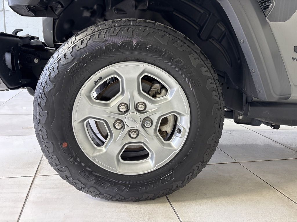 Thumbnail: 2021 Jeep Wrangler - 9