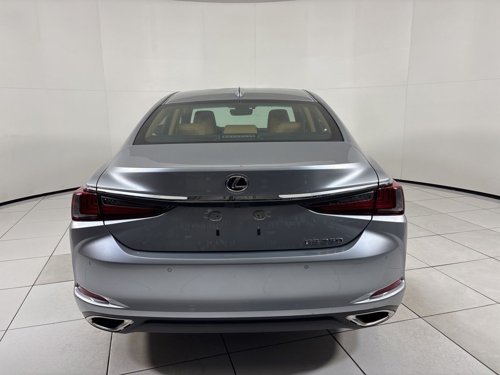 Thumbnail: 2023 Lexus ES - 4