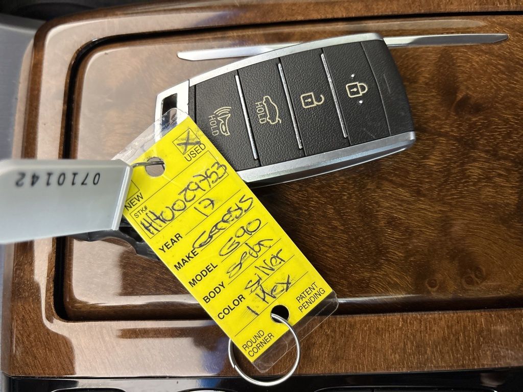 Thumbnail: 2017 Genesis G90 - 33