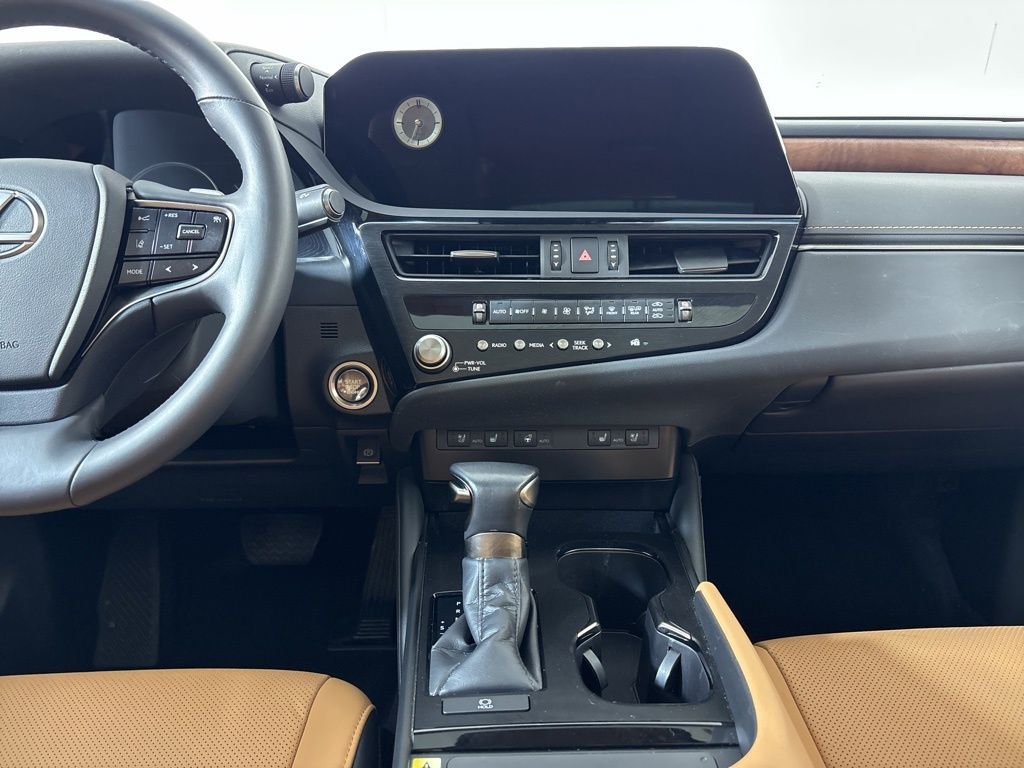 Thumbnail: 2023 Lexus ES - 22