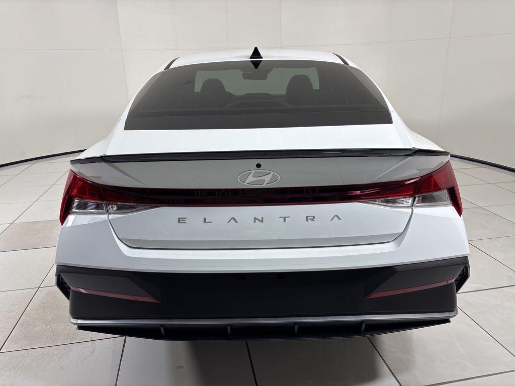 Thumbnail: 2026 Hyundai Elantra - 4