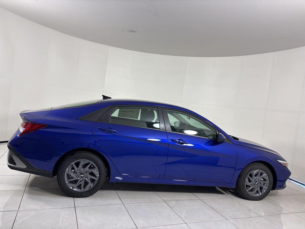 Thumbnail: 2025 Hyundai Elantra - 6