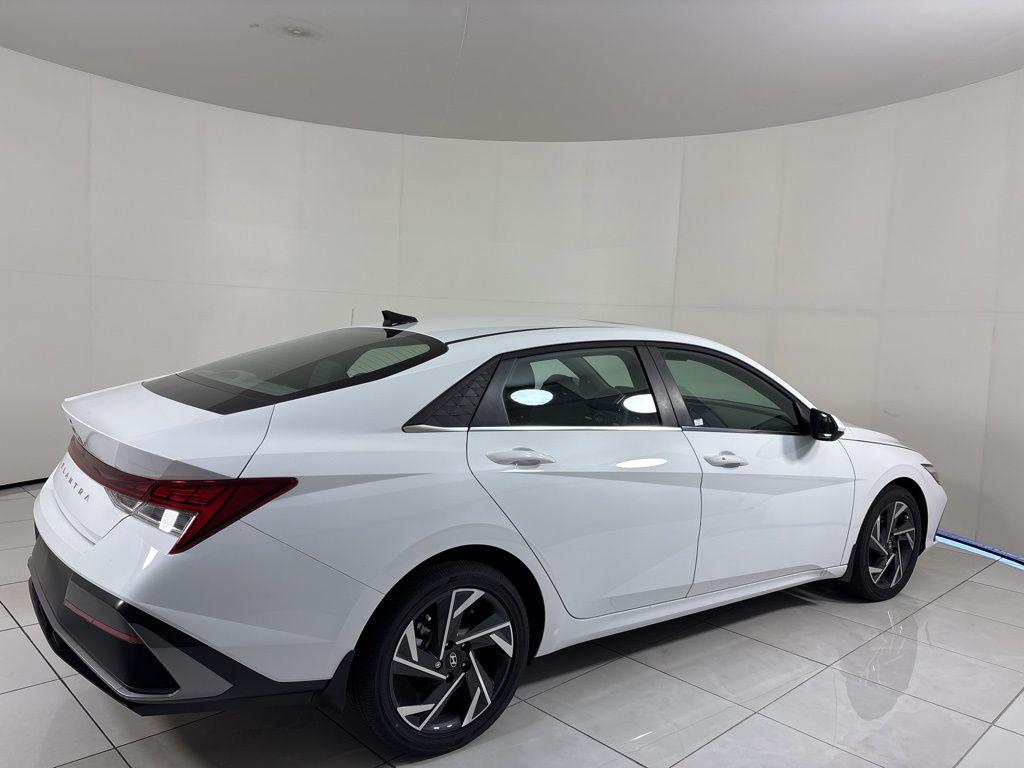 Thumbnail: 2025 Hyundai Elantra - 5