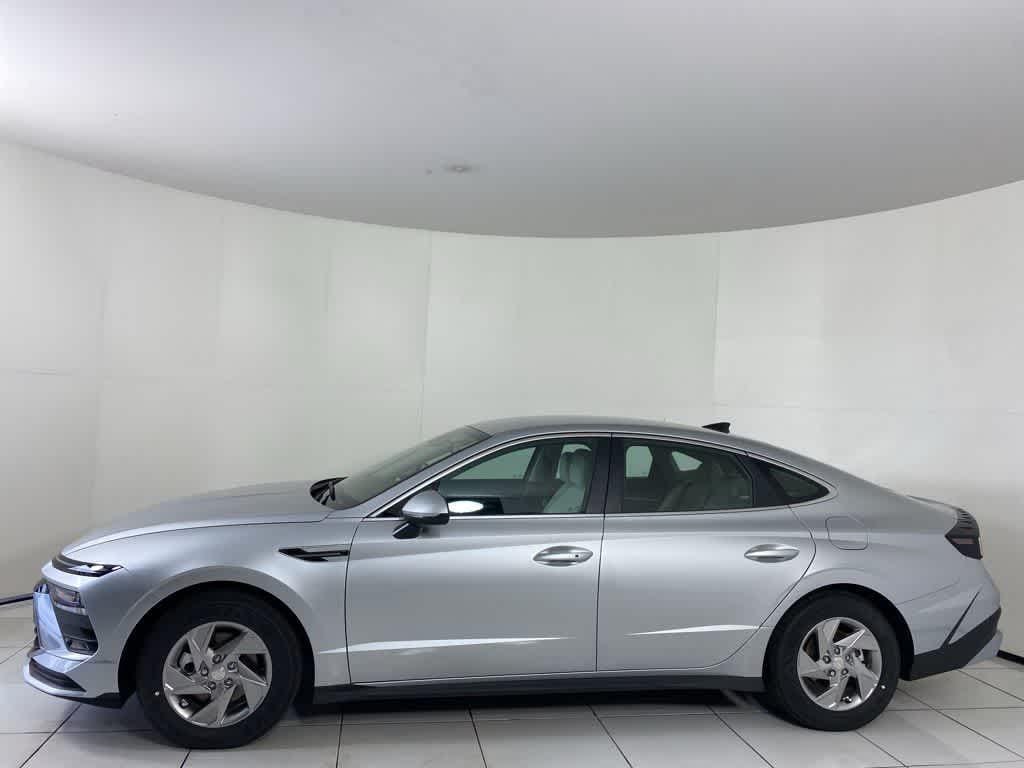 New 2025 Hyundai Sonata SE Sedan