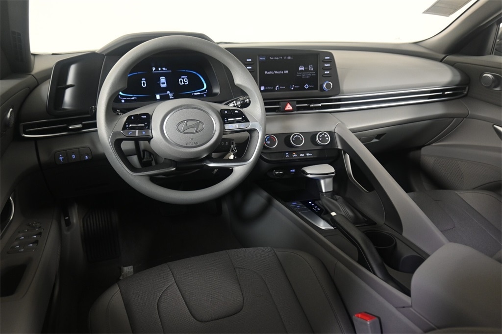 Thumbnail: 2025 Hyundai Elantra - 11