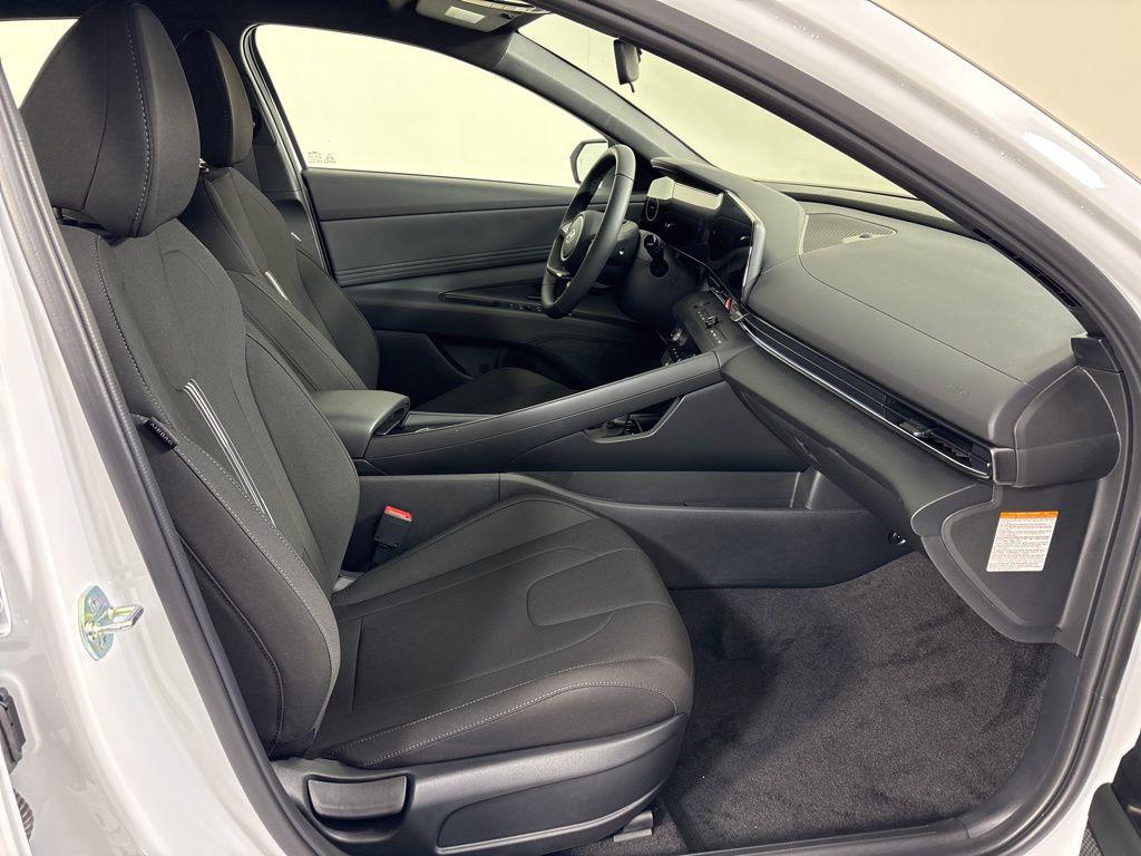 Thumbnail: 2025 Hyundai Elantra - 13