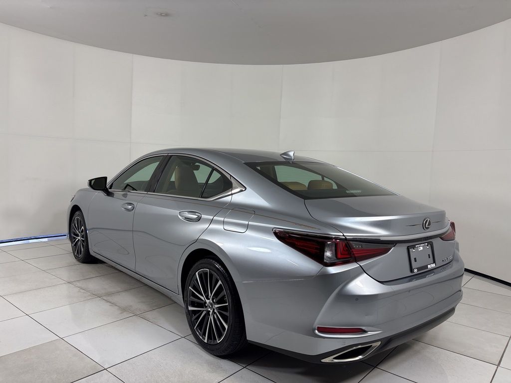Thumbnail: 2023 Lexus ES - 3