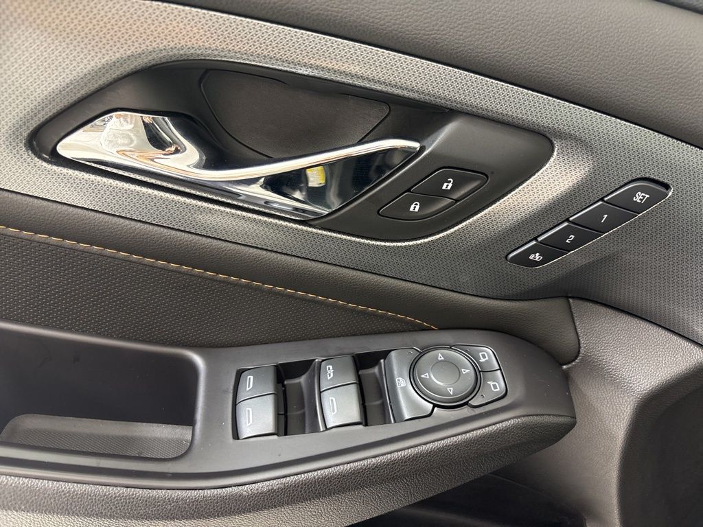 Thumbnail: 2018 Chevrolet Traverse - 18