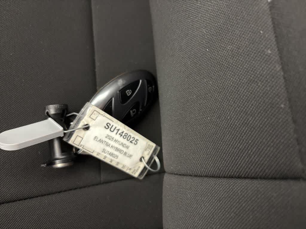 Thumbnail: 2025 Hyundai Elantra - 27