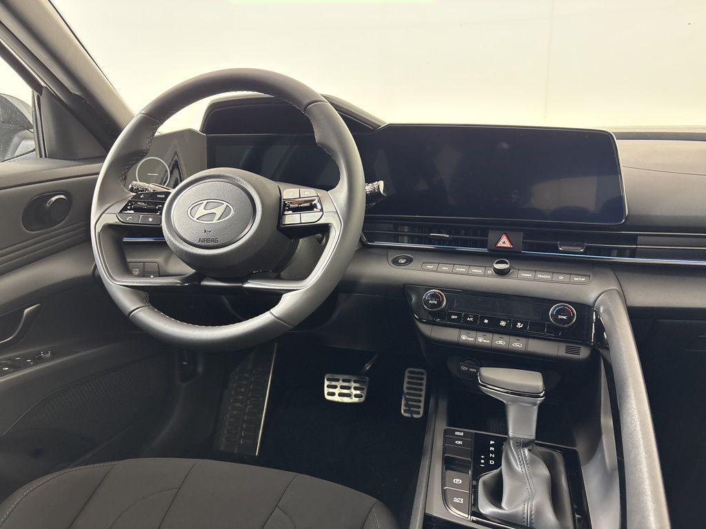 Thumbnail: 2025 Hyundai Elantra - 20