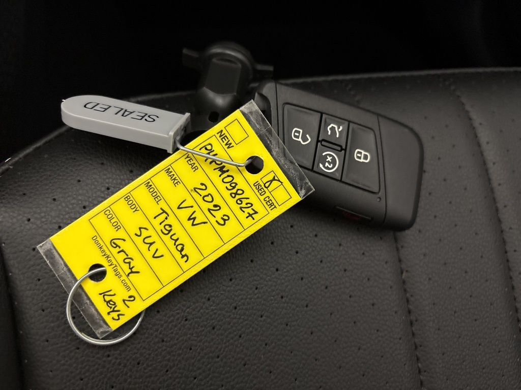 Thumbnail: 2023 Volkswagen Tiguan - 32