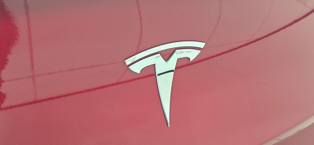 Thumbnail: 2023 Tesla Model Y - 10