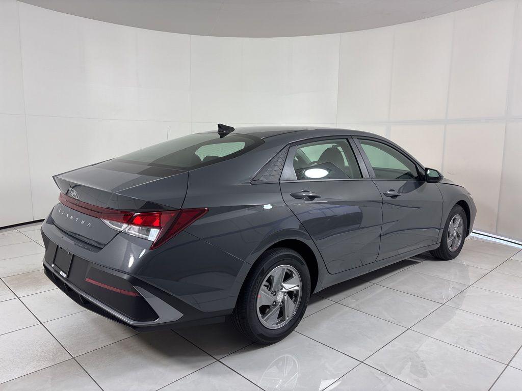 Thumbnail: 2026 Hyundai Elantra - 5