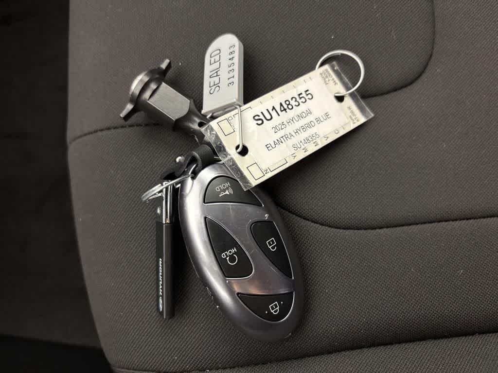 Thumbnail: 2025 Hyundai Elantra - 28