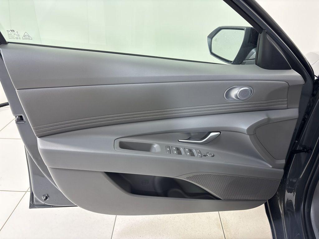 Thumbnail: 2026 Hyundai Elantra - 16