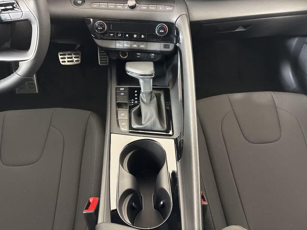 Thumbnail: 2025 Hyundai Elantra - 22