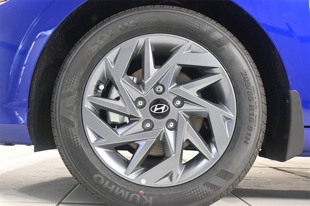 Thumbnail: 2025 Hyundai Elantra - 9