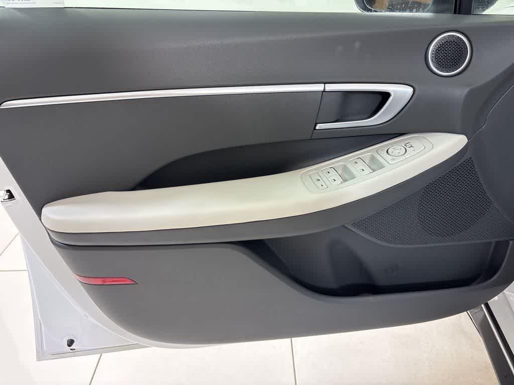 Thumbnail: 2025 Hyundai Sonata - 16