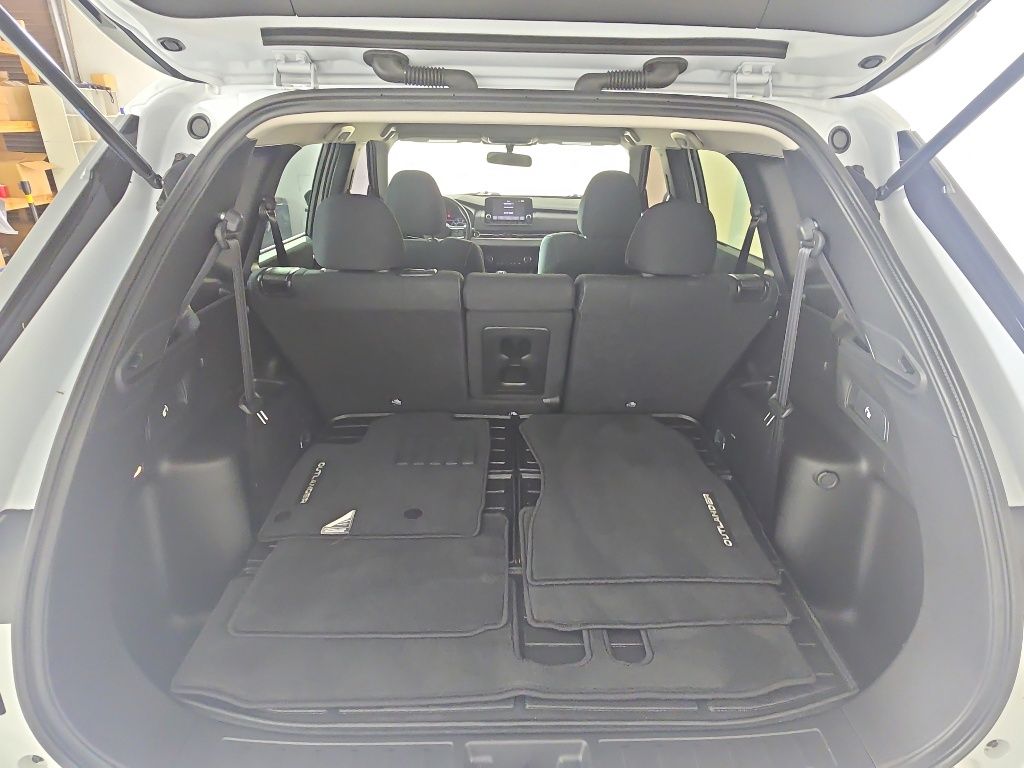 Thumbnail: 2024 Mitsubishi Outlander - 27