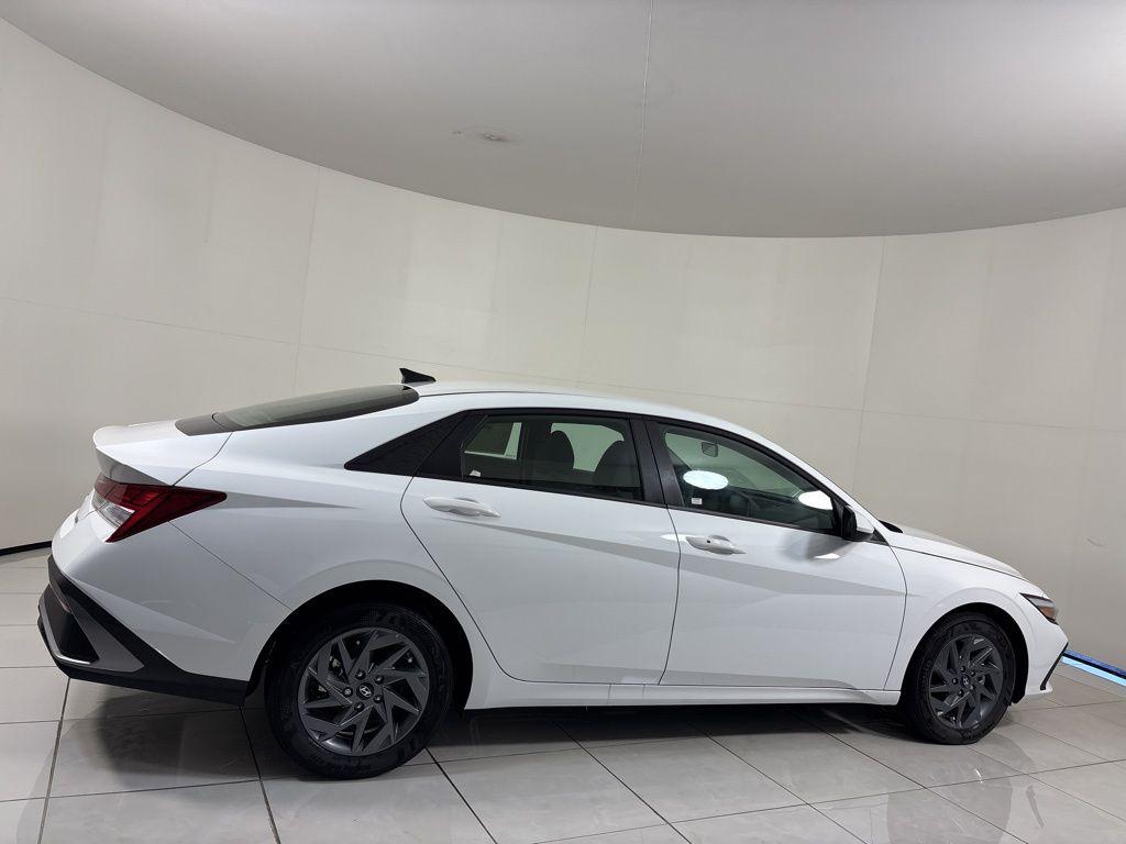 Thumbnail: 2025 Hyundai Elantra - 6