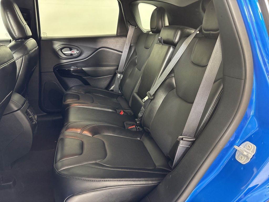 Thumbnail: 2023 Jeep Cherokee - 18