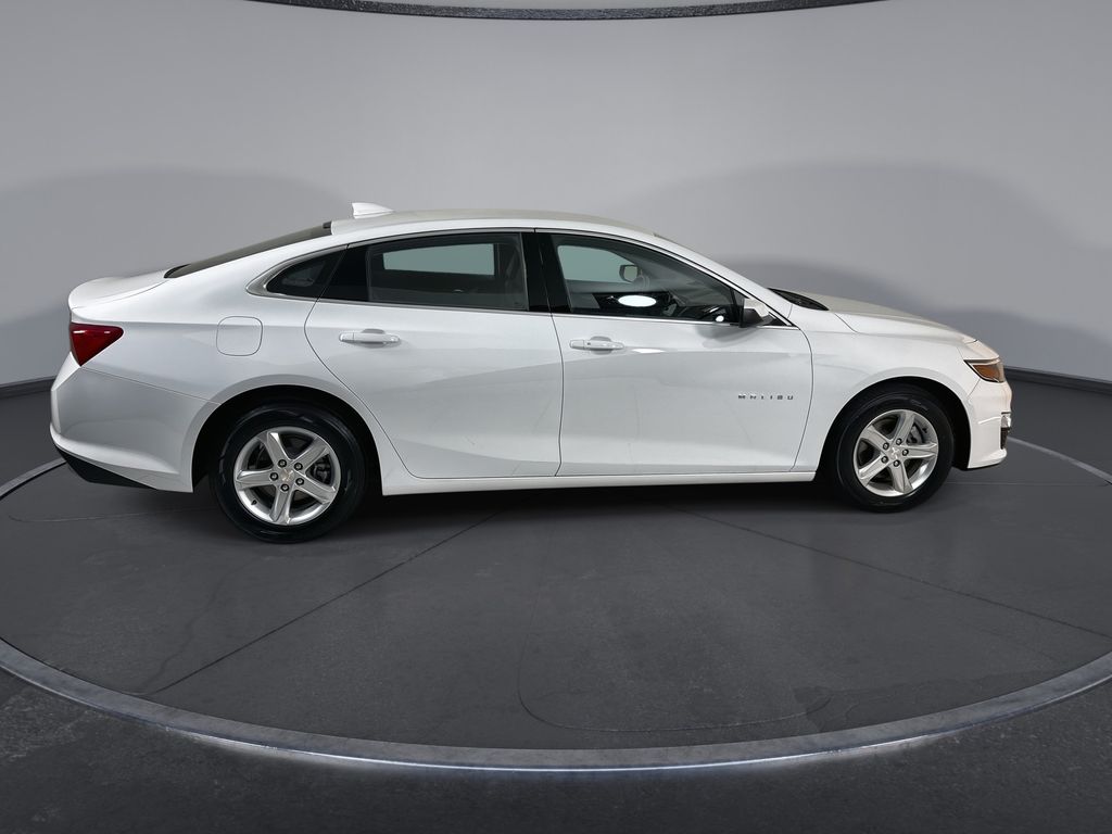 Thumbnail: 2024 Chevrolet Malibu - 9