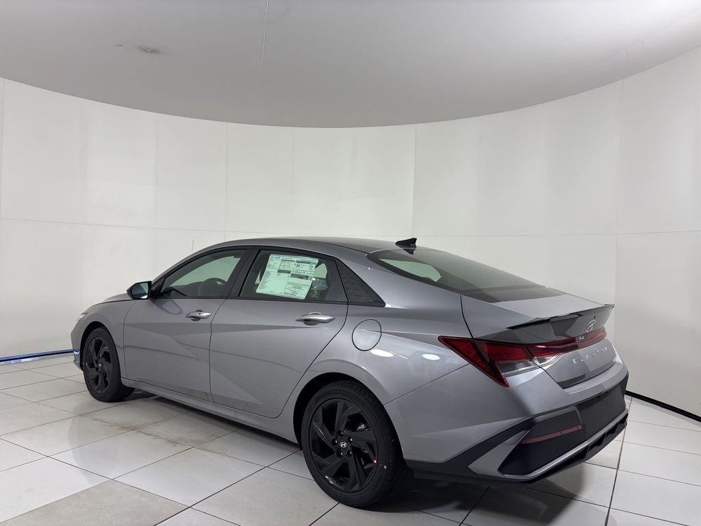 Thumbnail: 2026 Hyundai Elantra - 3