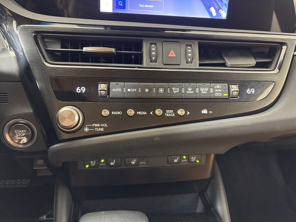 Thumbnail: 2023 Lexus ES - 29