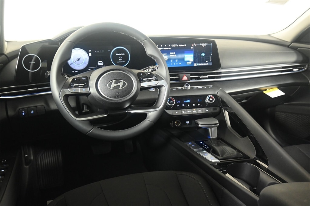 Thumbnail: 2025 Hyundai Elantra - 11