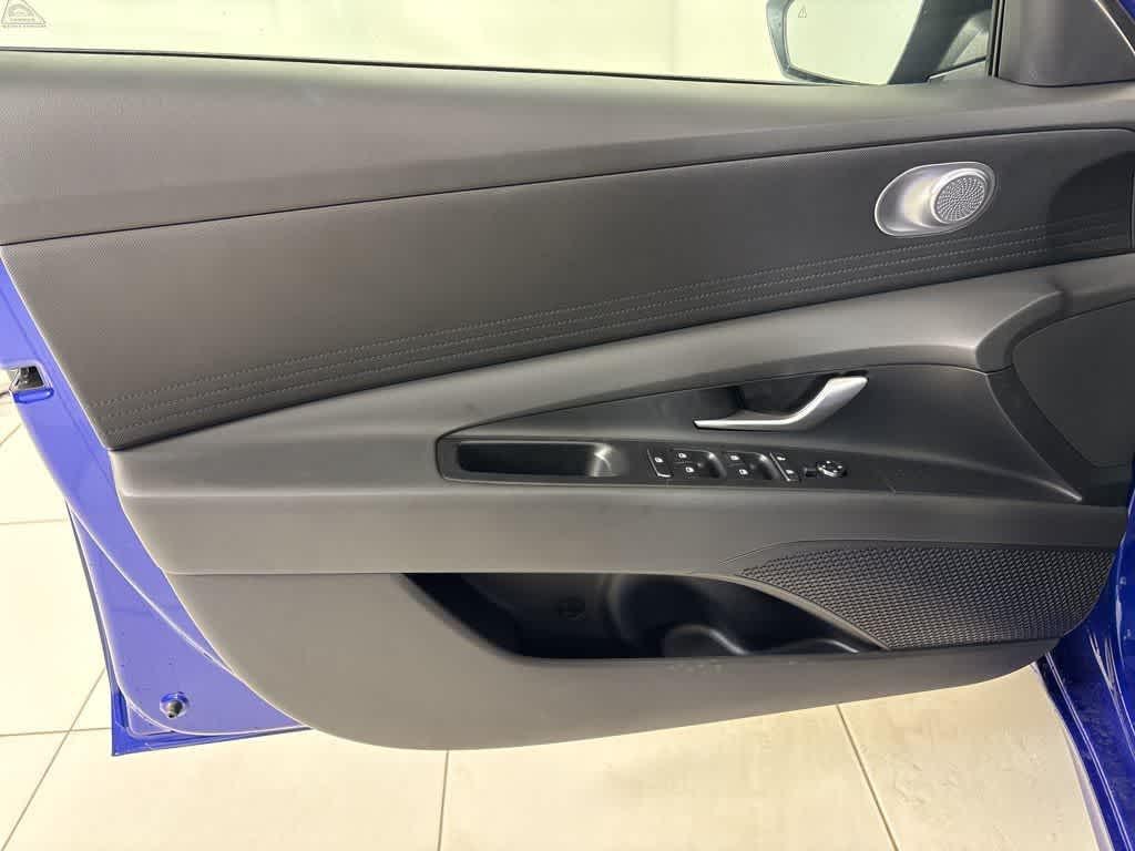 Thumbnail: 2025 Hyundai Elantra - 16