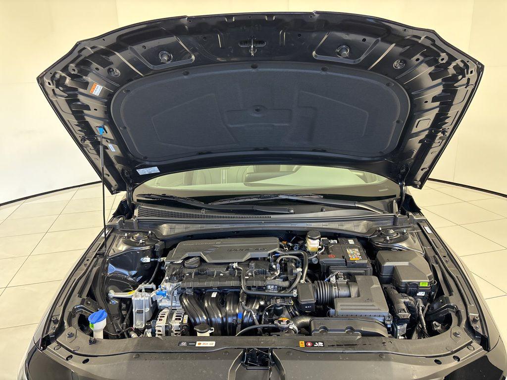 Thumbnail: 2026 Hyundai Elantra - 10