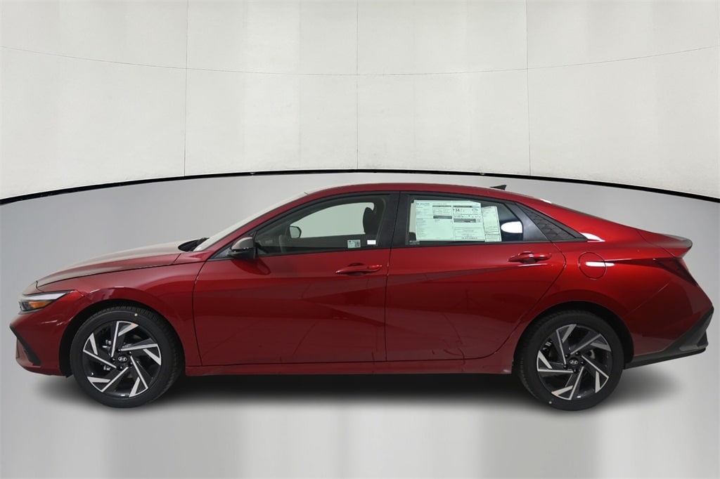 Thumbnail: 2025 Hyundai Elantra - 4