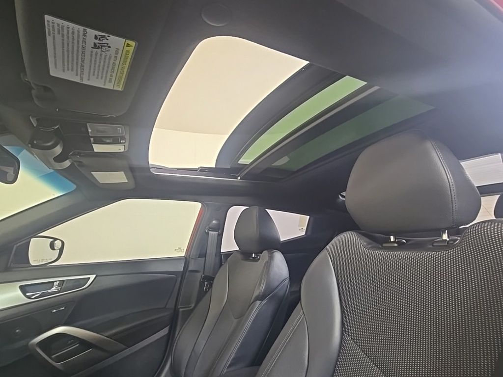 Thumbnail: 2016 Hyundai Veloster - 26