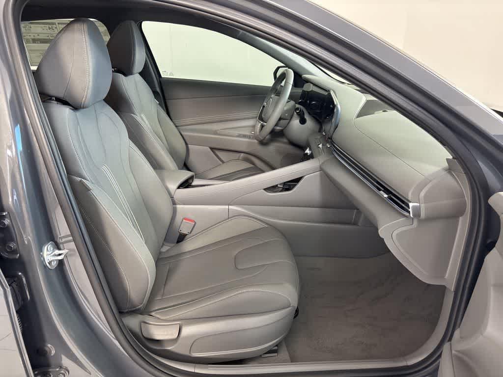 Thumbnail: 2025 Hyundai Elantra - 12