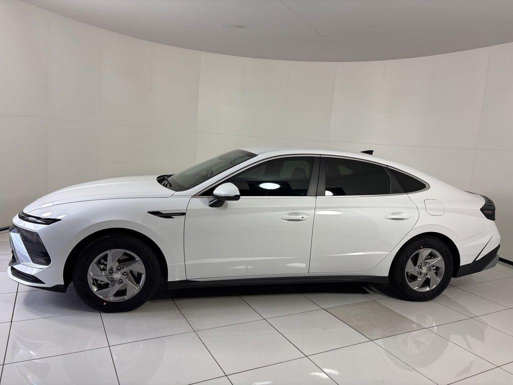 New 2026 Hyundai Sonata SE Sedan