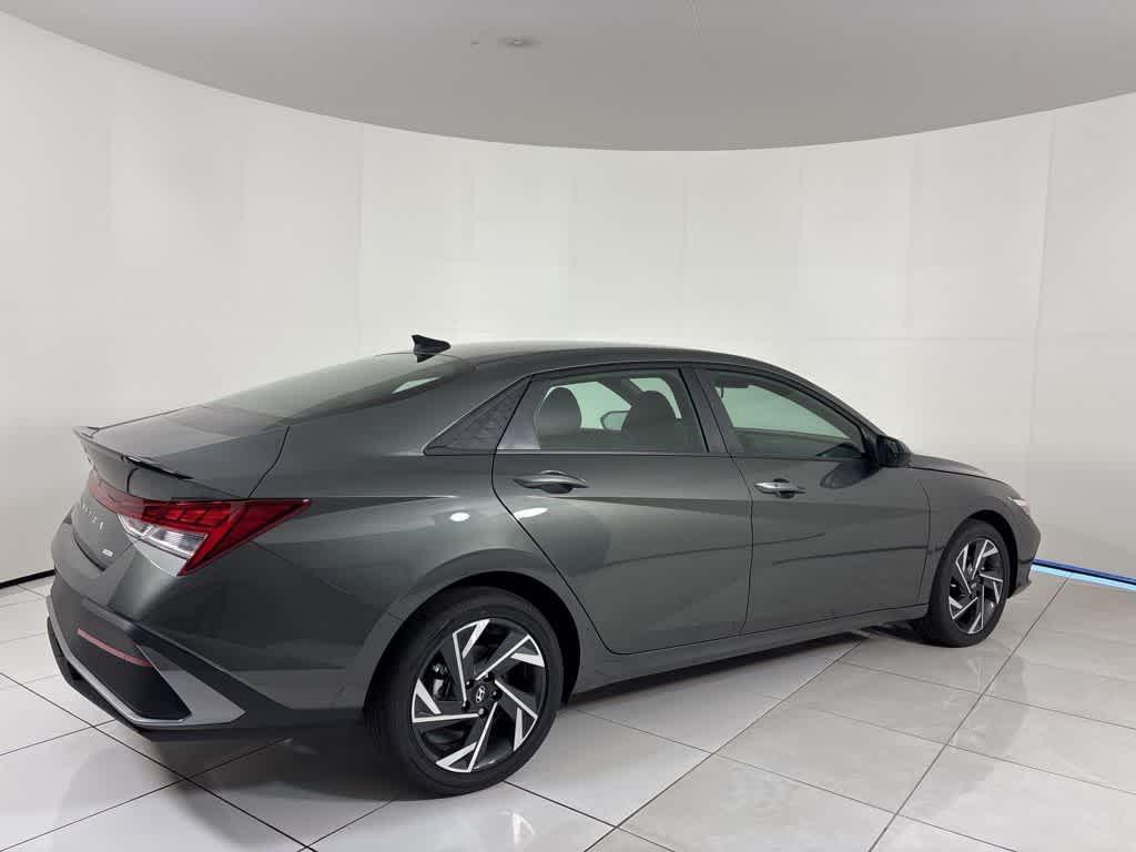 Thumbnail: 2025 Hyundai Elantra - 5