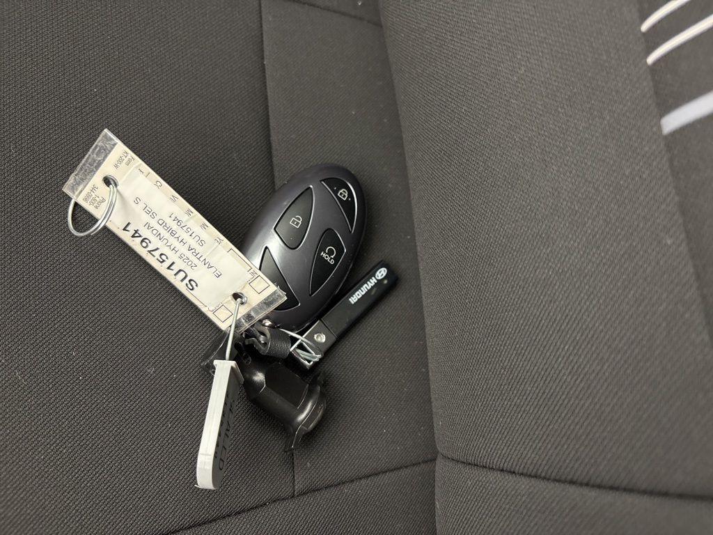 Thumbnail: 2025 Hyundai Elantra - 28